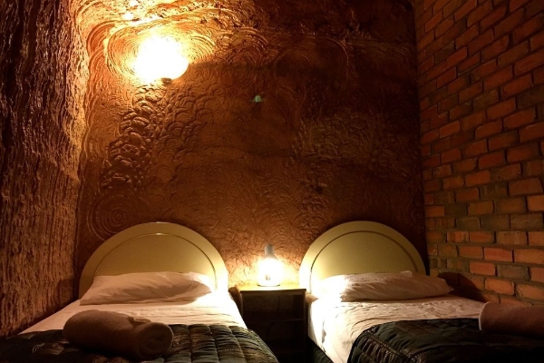 The Lookout Cave Underground Motel